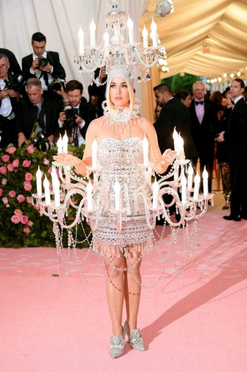 Kim Kardashian revealed the secret of the famous "wet" dress, and what she heard caused shock among fans