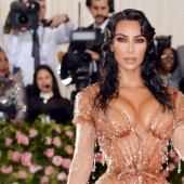 Kim Kardashian revealed the secret of the famous "wet" dress, and what she heard caused shock among fans Kim Kardashian revealed the secret of the famous "wet" dress, and what she heard caused shock among fans