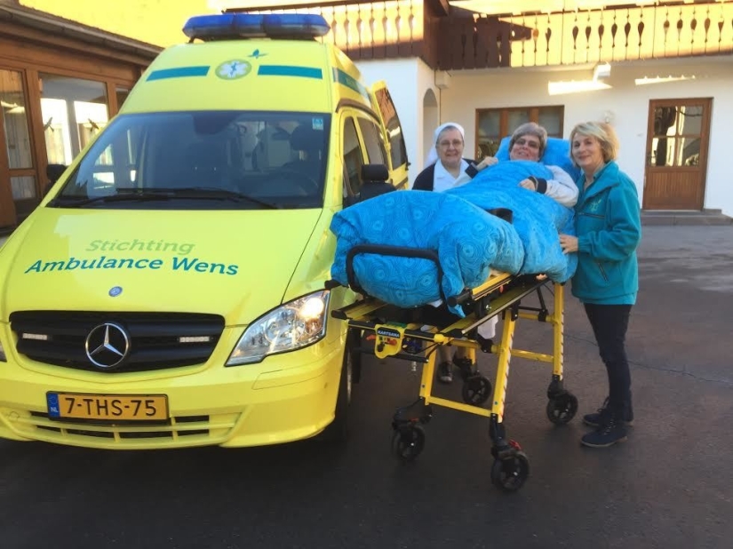 Kind wizards: Dutch volunteers fulfill the last wishes of terminally ill people Kind wizards: Dutch volunteers fulfill the last wishes of terminally ill people