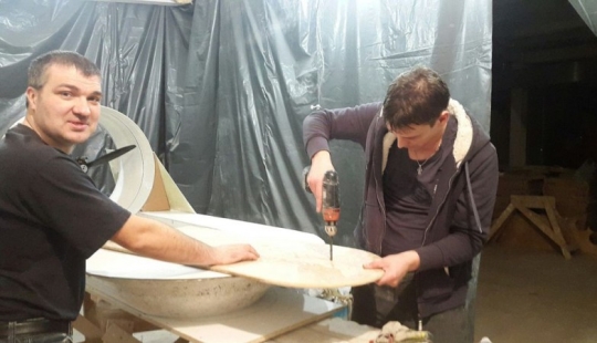 Krasnoyarets finishes assembling a Russian hoverboard in his father's garage