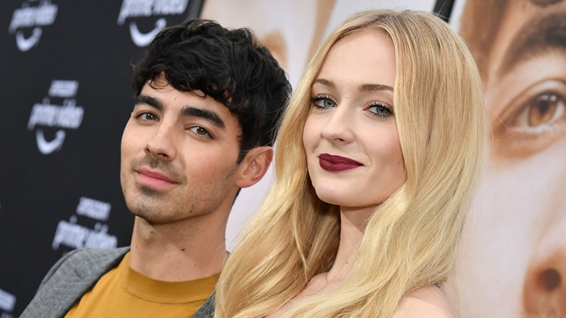 La actriz Sophie Turner y su esposo, el músico Joe Jonas, se convertirán en padres por primera vez