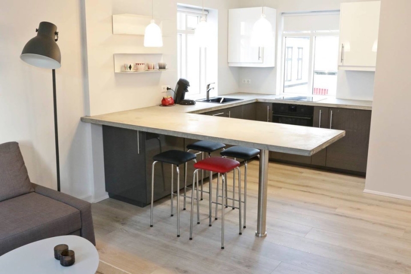 La aerolínea islandesa está buscando un par de personas que paguen 4 mil dólares por el viaje