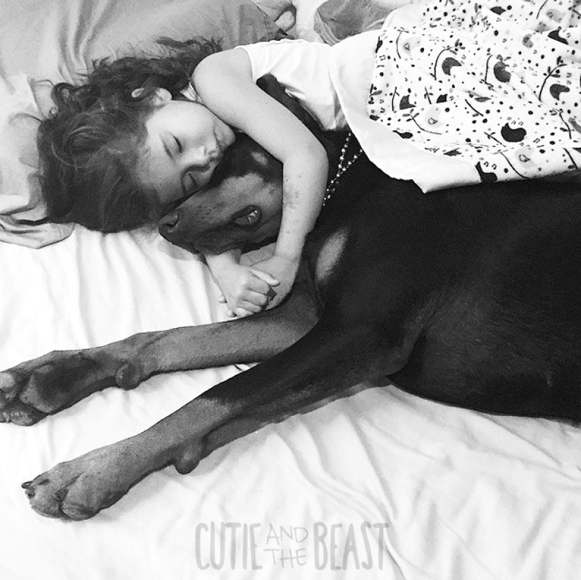 La Bella y la Bestia: la increíble amistad de una niña pequeña con un Doberman gigante