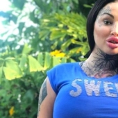 La canadiense María Magdalena causa accidentes automovilísticos por apariencia