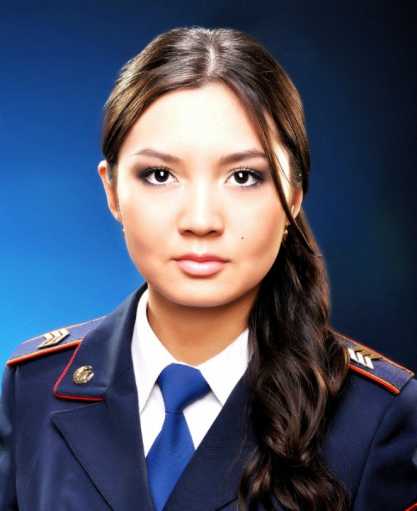 La detención de mí ahora! El más lindo de mujeres oficiales de policía de todo el mundo La detención de mí ahora! El más lindo de mujeres oficiales de policía de todo el mundo