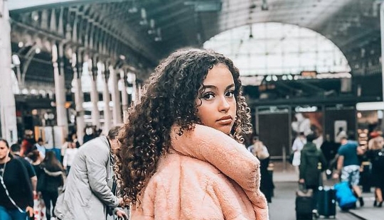 La estrella de la película "Cloud Atlas" Maya-Lecia Naylor murió a los 16 años La estrella de la película "Cloud Atlas" Maya-Lecia Naylor murió a los 16 años