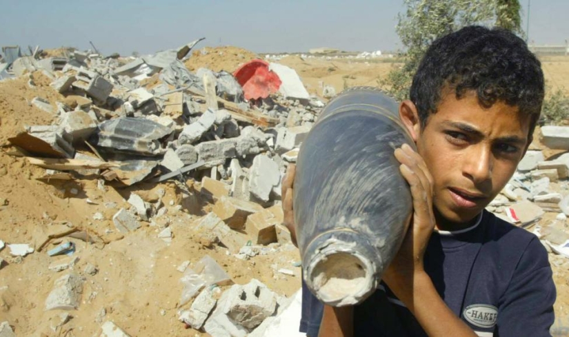 La guerra en manos de un niño
