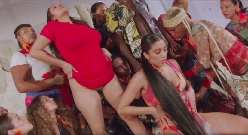 La hija de 23 años de Madonna participó en una orgía por el arte