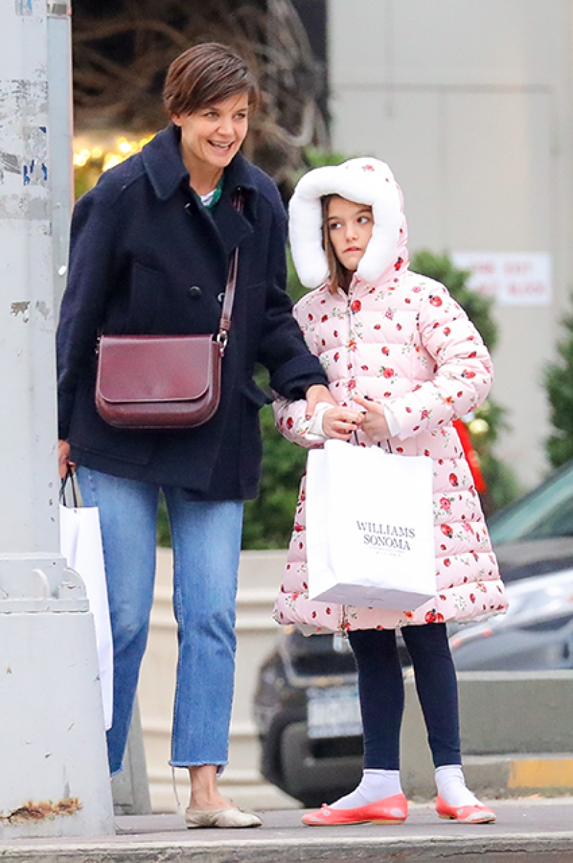 La hija de Tom Cruise y Katie Holmes se convierte en una joven belleza