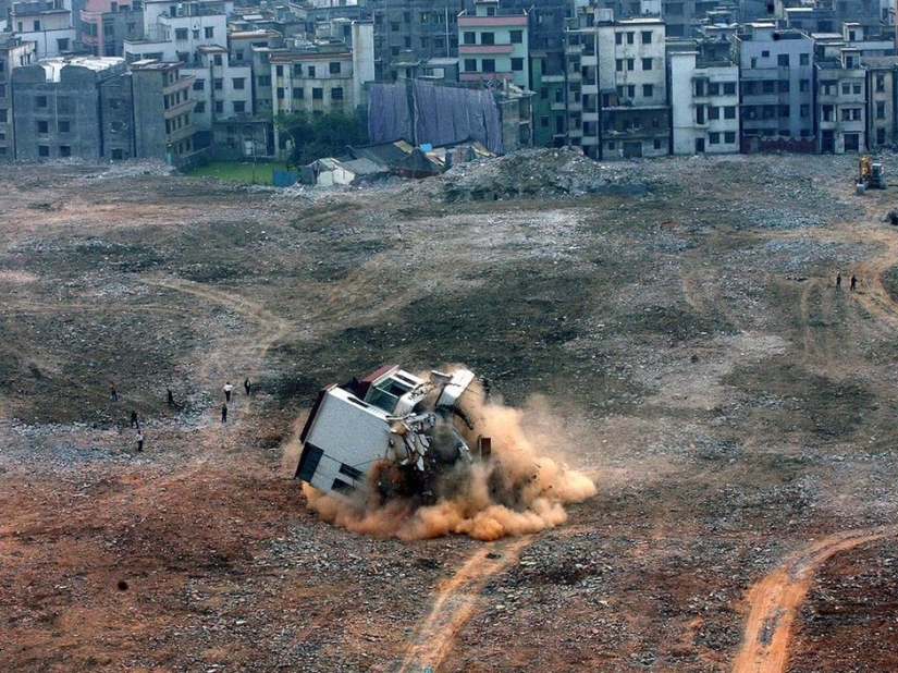 La lucha de los chinos con las autoridades La lucha de los chinos con las autoridades