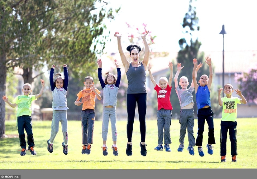 La madre de 14 hijos lamenta la carrera de stripper y el rodaje en películas para adultos La madre de 14 hijos lamenta la carrera de stripper y el rodaje en películas para adultos