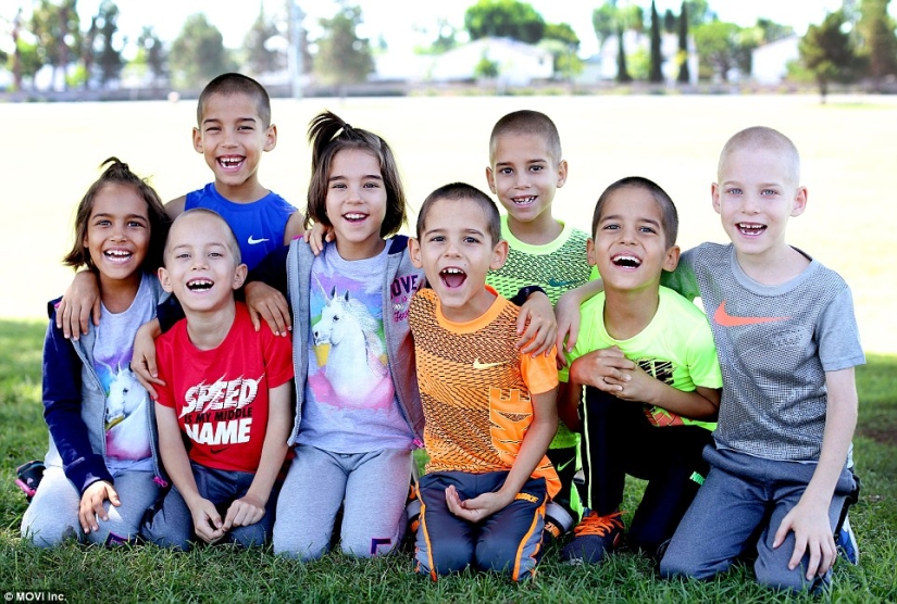 La madre de 14 hijos lamenta la carrera de stripper y el rodaje en películas para adultos La madre de 14 hijos lamenta la carrera de stripper y el rodaje en películas para adultos