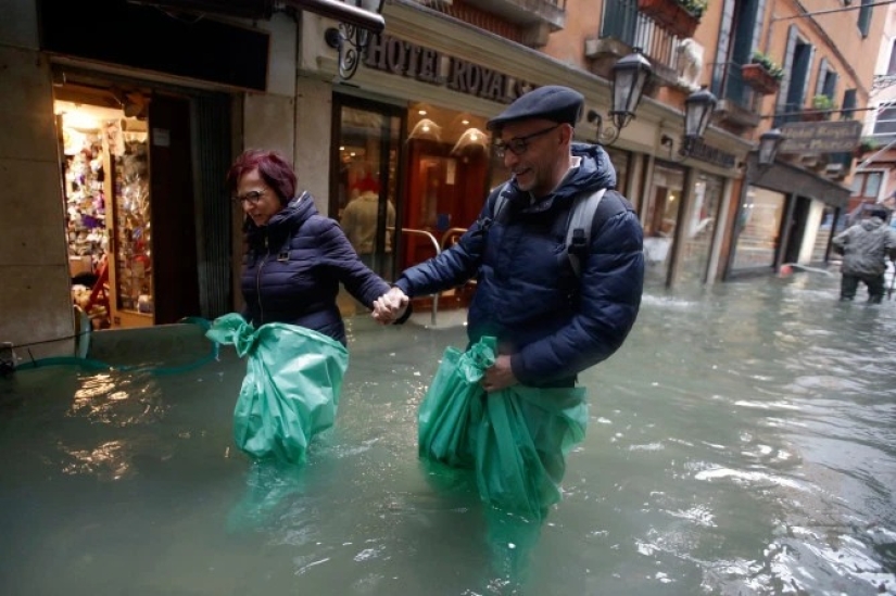 La mayor inundación en Venecia en los últimos 50 años: los rusos donaron un millón de euros para restaurar la ciudad en el agua La mayor inundación en Venecia en los últimos 50 años: los rusos donaron un millón de euros para restaurar la ciudad en el agua