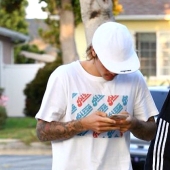 La "Moda apresurada" conquista el decadente Oeste: quién puso de moda el alfabeto cirílico y cómo