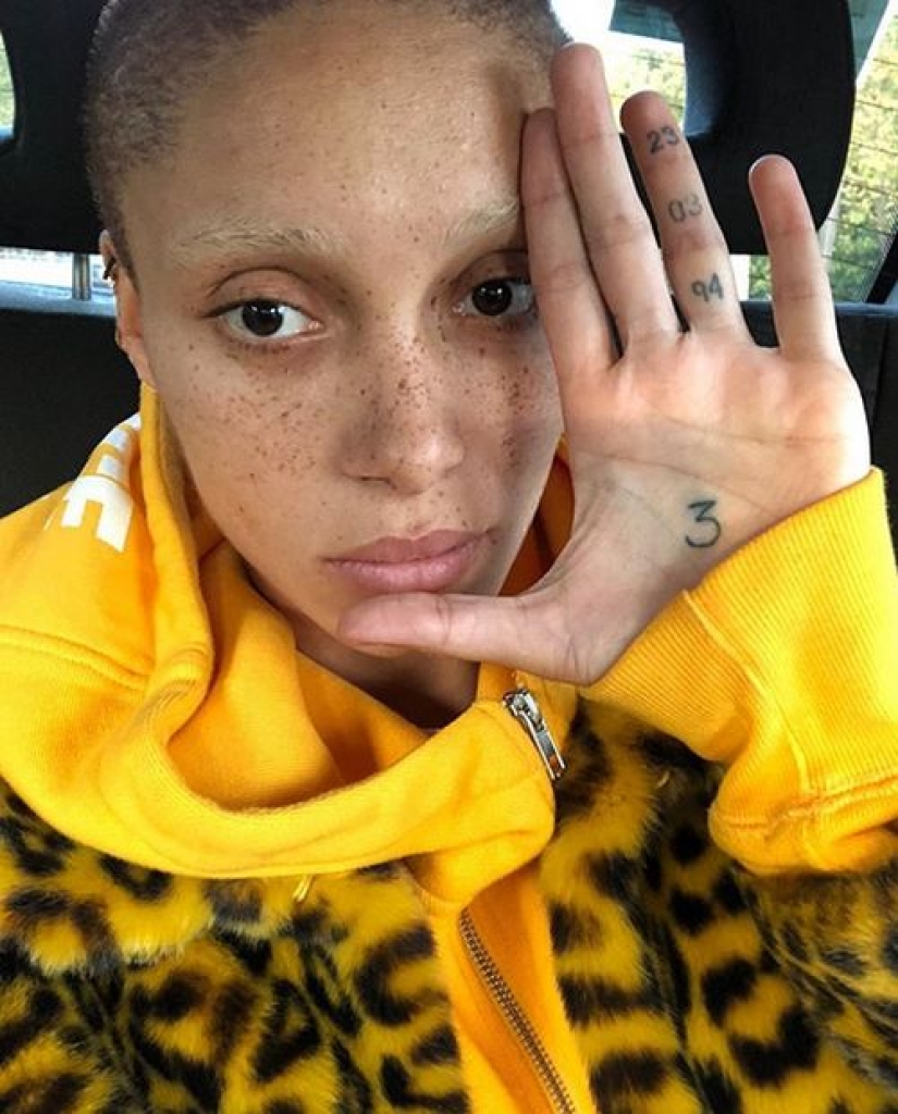 La modelo del año fue Adva Aboa, una feminista negra afeitada La modelo del año fue Adva Aboa, una feminista negra afeitada