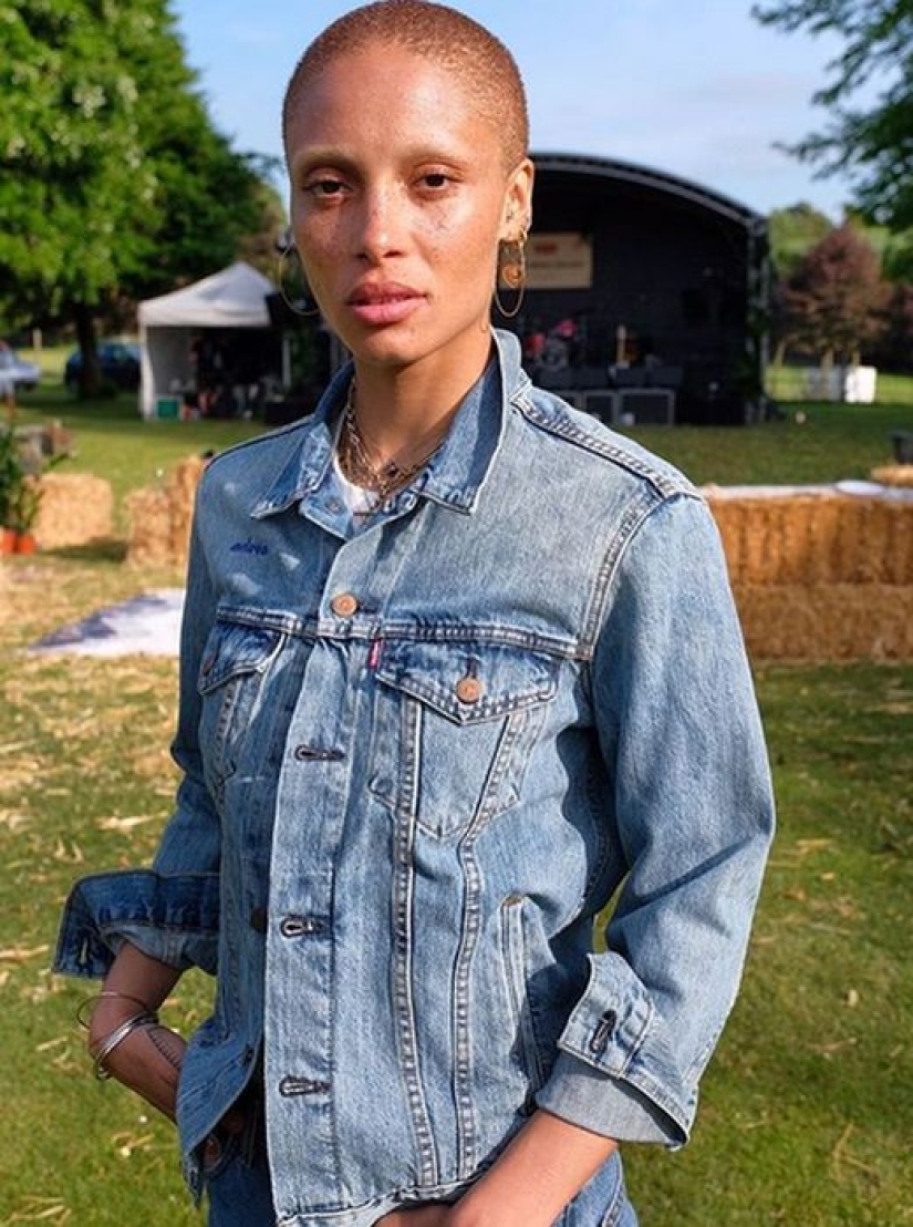 La modelo del año fue Adva Aboa, una feminista negra afeitada La modelo del año fue Adva Aboa, una feminista negra afeitada