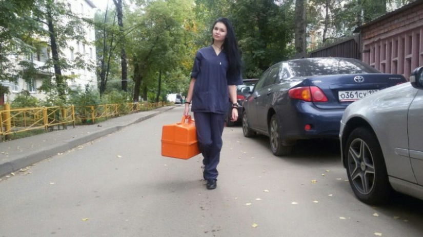 La muerte la había atraído desde la infancia: entrevista con un tanatopráctico — un hombre que hace que los muertos sean hermosos