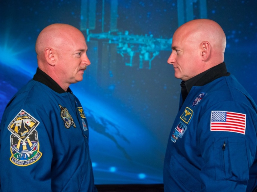 La NASA envió a uno de los hermanos gemelos al espacio, y él devolvió a un extraterrestre