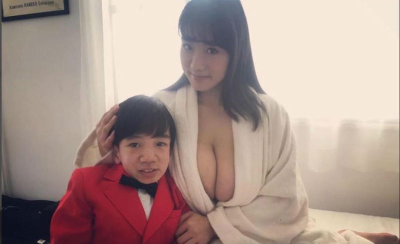 La nueva estrella del porno japonés: un programador de 24 años que parece un niño