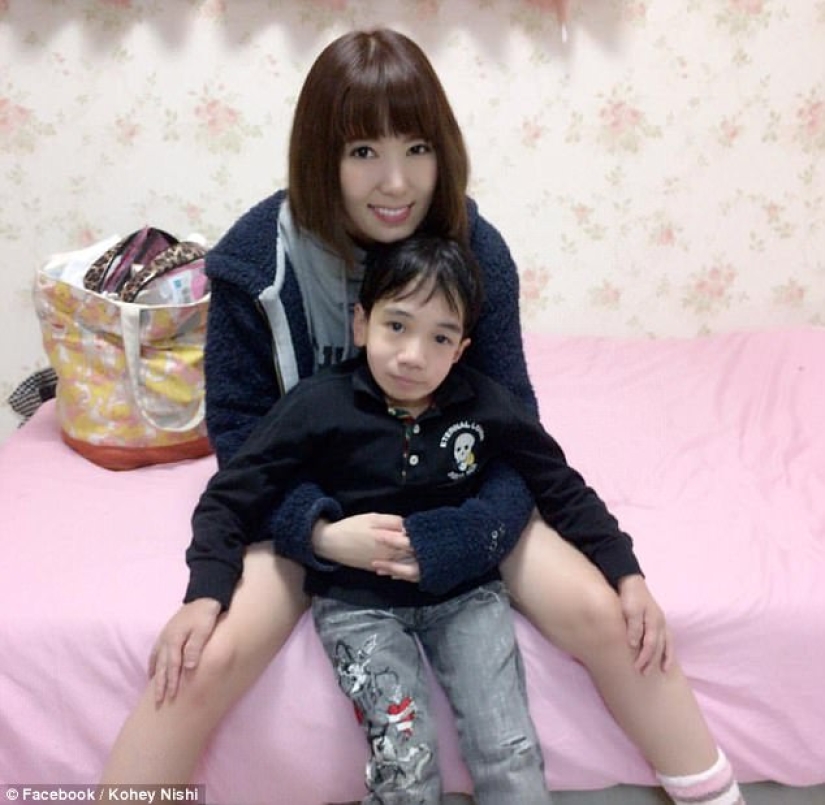 La nueva estrella del porno japonés: un programador de 24 años que parece un niño
