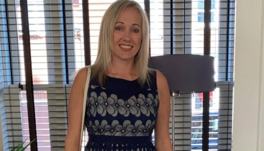 La periodista ha perdido la memoria en los últimos 20 años debido a una encefalitis