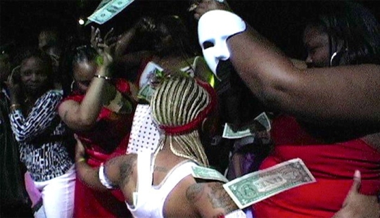 La primera película de larga duración sin porno apareció en Pornhub