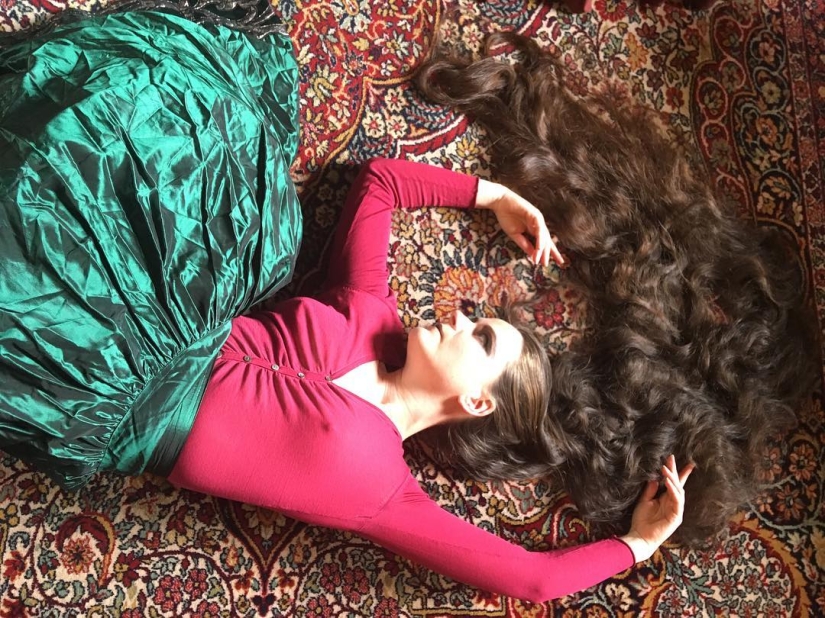 La Rapunzel británica no se ha lavado el cabello en 20 años y sus trenzas se ven geniales La Rapunzel británica no se ha lavado el cabello en 20 años y sus trenzas se ven geniales