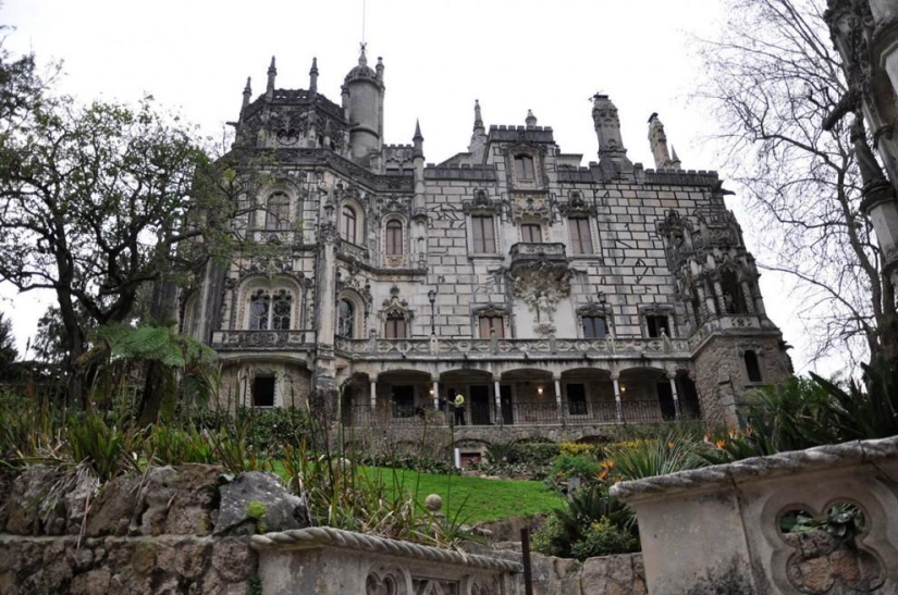 La Torre Masónica Invertida: El Pozo de Iniciación