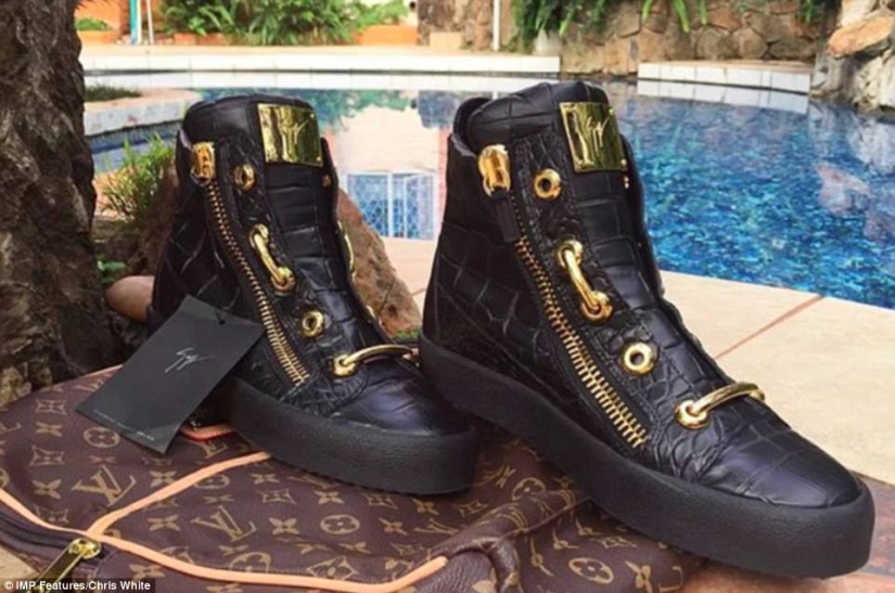 La vida de la juventud dorada de un Zimbabue hambriento: qué hermosos eran los hijos de Mugabe La vida de la juventud dorada de un Zimbabue hambriento: qué hermosos eran los hijos de Mugabe