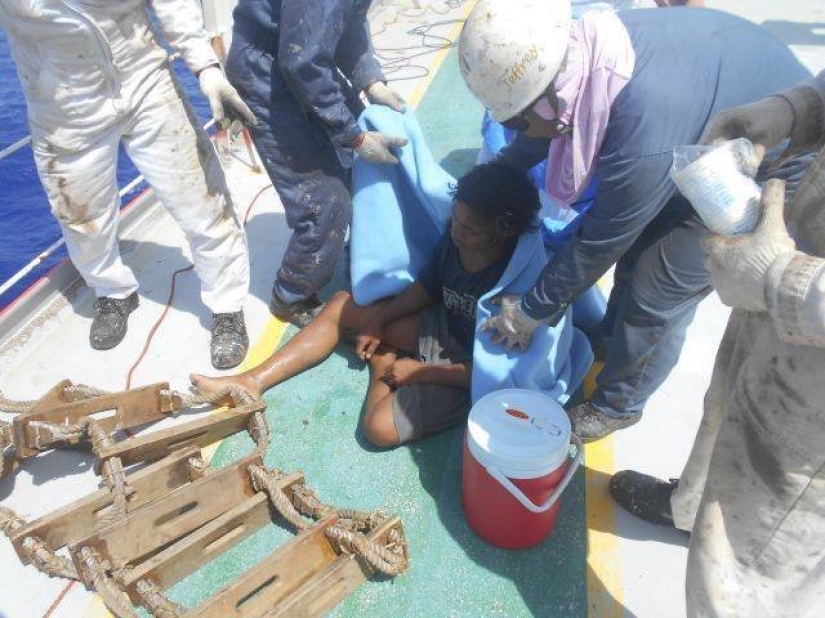 La vida de Pi: el tipo comió pescado y bebió agua de mar durante 49 días para sobrevivir en medio del océano