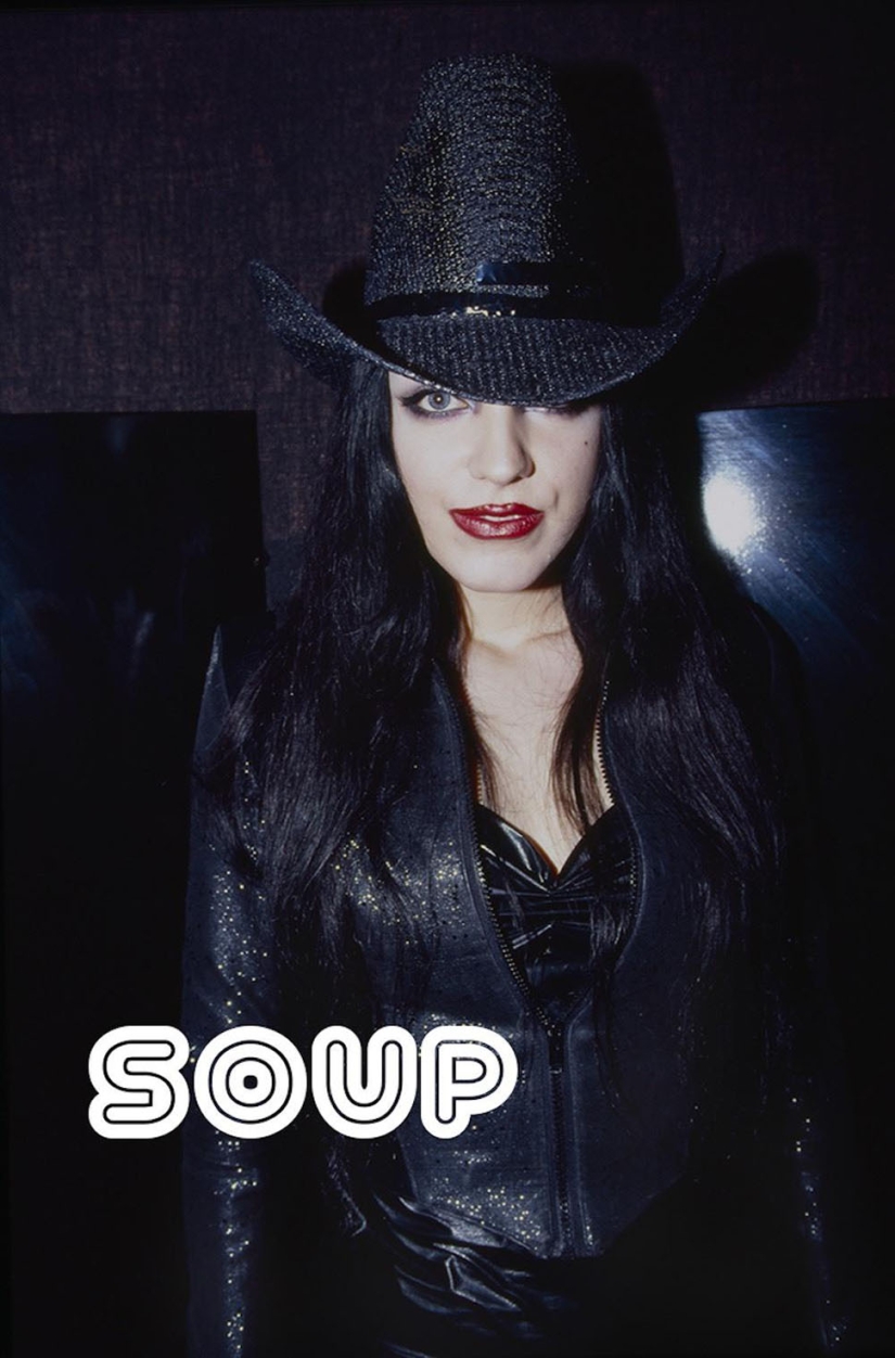 La vida nocturna despreocupada de los británicos en los años 80 y 90 en la lente del fotógrafo de clubes Adam Friedman La vida nocturna despreocupada de los británicos en los años 80 y 90 en la lente del fotógrafo de clubes Adam Friedman