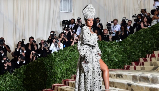 La Virgen María, Jesucristo, el Papa y otras imágenes de estrellas en la Met Gala 2018 La Virgen María, Jesucristo, el Papa y otras imágenes de estrellas en la Met Gala 2018