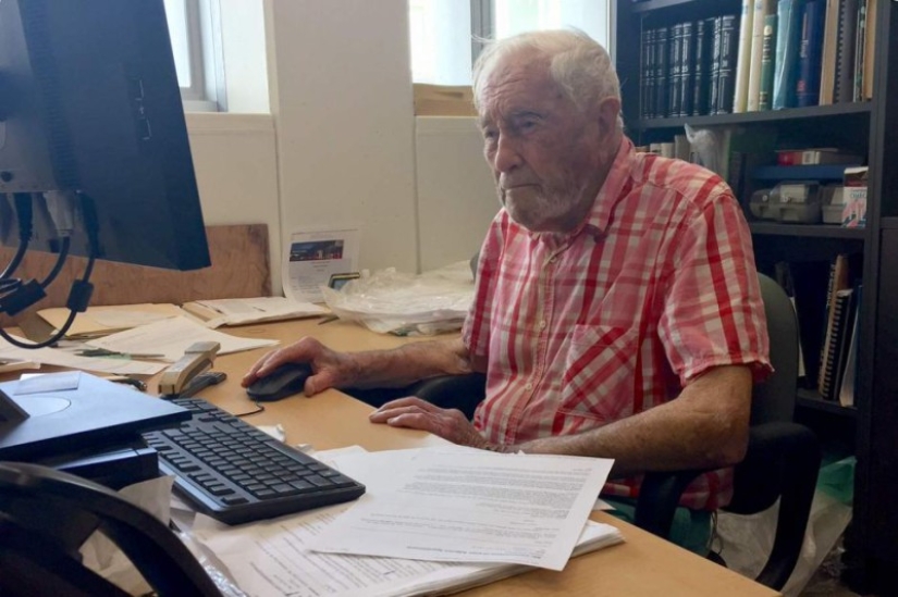 "Lamento mucho haber llegado a esa edad": por qué un científico de 104 años quiere fallecer