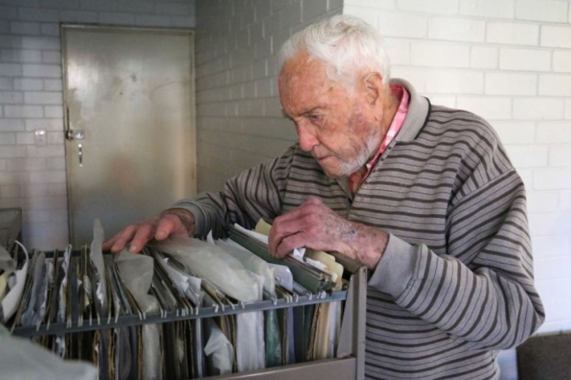 "Lamento mucho haber llegado a esa edad": por qué un científico de 104 años quiere fallecer