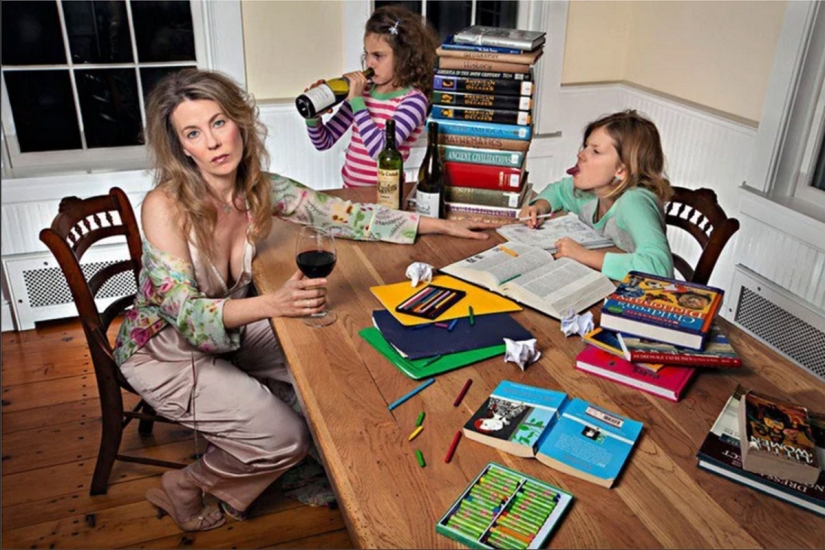 "Las alegrías de la vida familiar": un proyecto fotográfico sobre una madre muy mala