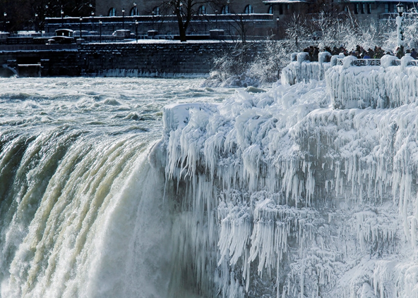 Las cataratas del Niágara se convirtieron en un glaciar. Solo tienes que ver estas fotos!