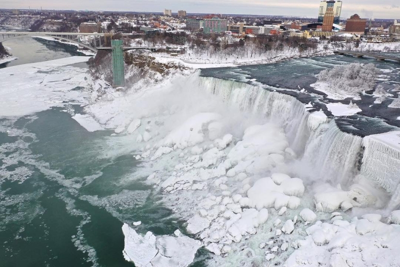 Las cataratas del Niágara se convirtieron en un glaciar. Solo tienes que ver estas fotos!
