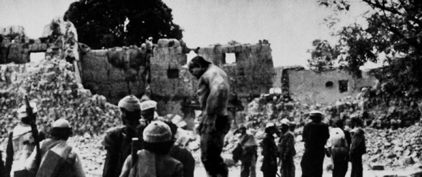 Las fotos históricas adquieren un nuevo significado si les agregas superhéroes