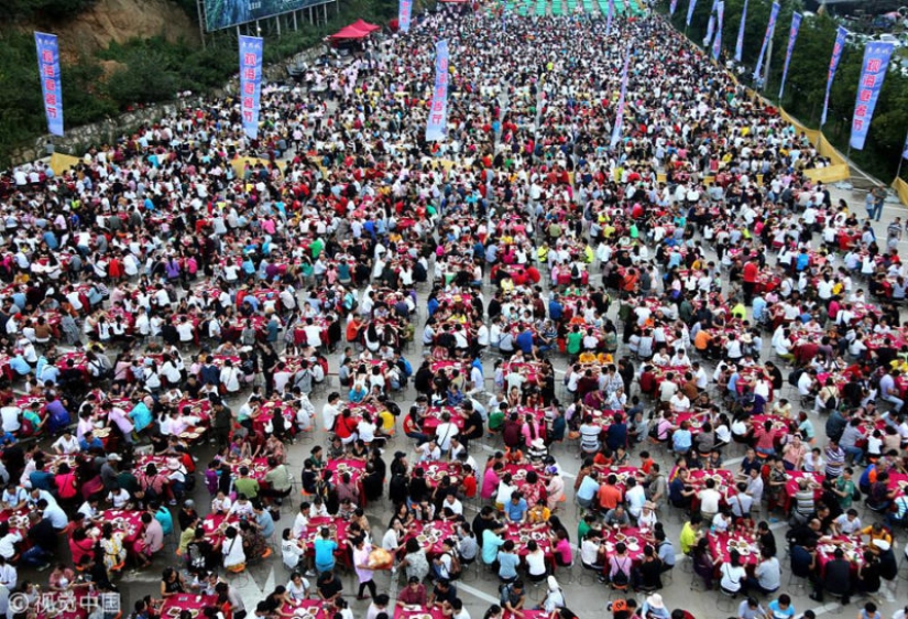 Las maravillas de la comida rápida china: cómo alimentar a 20 mil personas en un par de horas