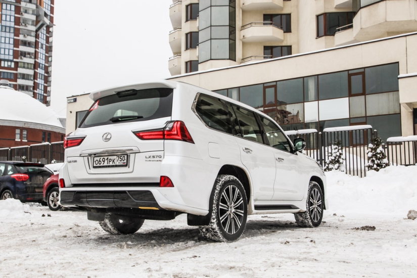 Lexus LX 570 Superior es un lujo por el que desea luchar