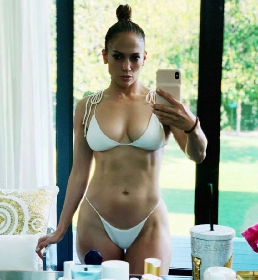 Life hacks of youth and seduction: secrets of a beautiful bust from world stars