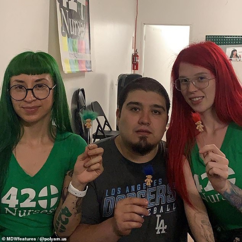 ¿Lo averiguaremos por tres? La pareja se enamoró de una niña y los tres viven como una amigable familia sueca