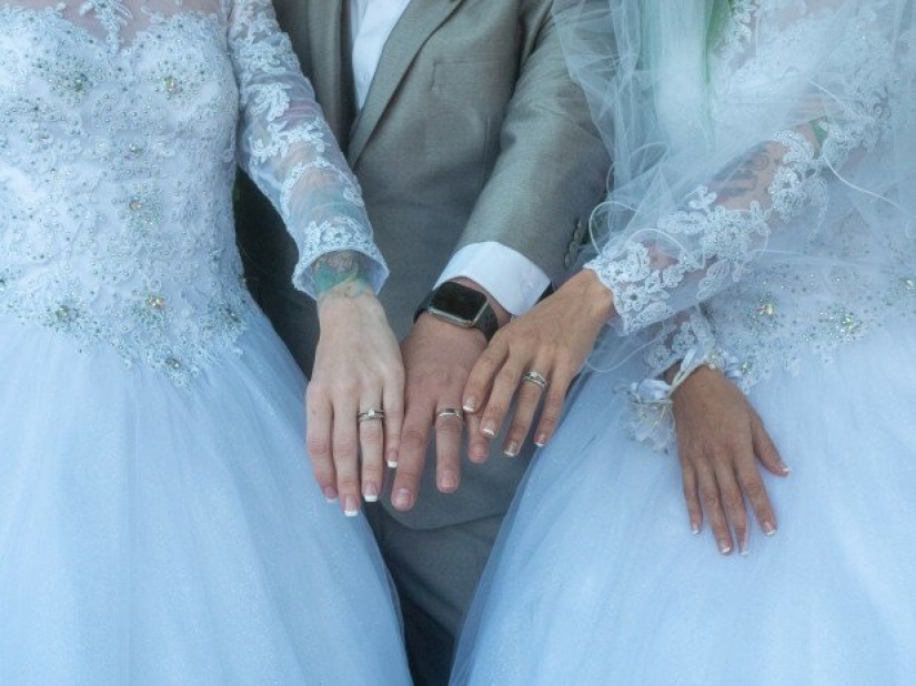 Lo descubrieron por tres: dos mujeres estadounidenses se casaron con un hombre Lo descubrieron por tres: dos mujeres estadounidenses se casaron con un hombre