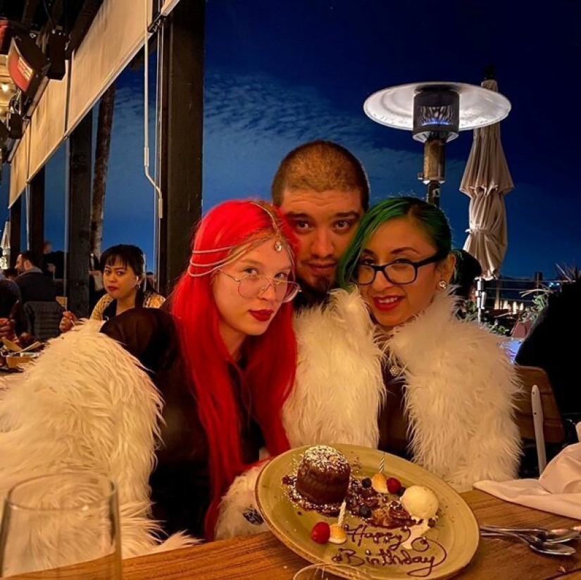 Lo descubrieron por tres: dos mujeres estadounidenses se casaron con un hombre Lo descubrieron por tres: dos mujeres estadounidenses se casaron con un hombre