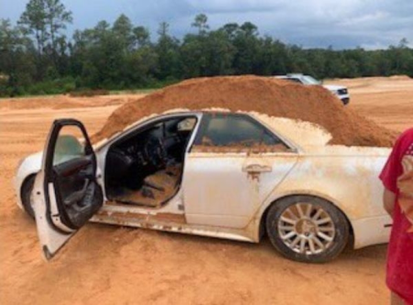 Lo hice y me arrepentí: un tipo celoso salió en las noticias por su estúpido acto Lo hice y me arrepentí: un tipo celoso salió en las noticias por su estúpido acto