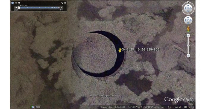 Locals say an ancient deity lives there: a perfectly round lake with a floating island excites the minds of scientists Locals say an ancient deity lives there: a perfectly round lake with a floating island excites the minds of scientists