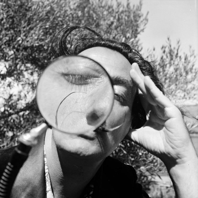 Locura doméstica: en su propia villa, Salvador Dalí no era tímido con nadie