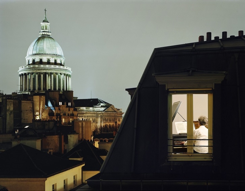 Loneliness in the big city Loneliness in the big city