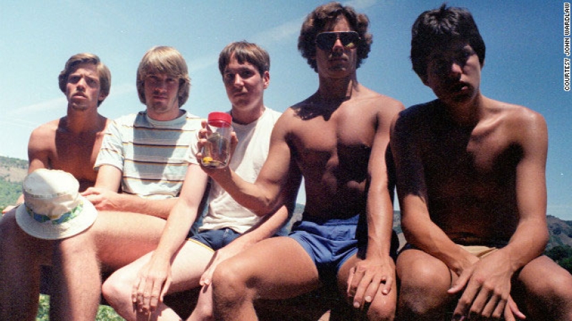 Los amigos han sido fotografiados cada 5 años desde 1982 Los amigos han sido fotografiados cada 5 años desde 1982