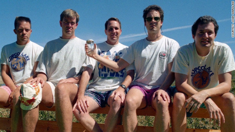 Los amigos han sido fotografiados cada 5 años desde 1982 Los amigos han sido fotografiados cada 5 años desde 1982